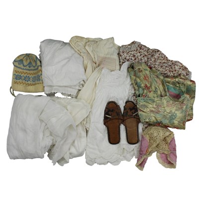 Lot 934 - A group of antique and vintage children's...