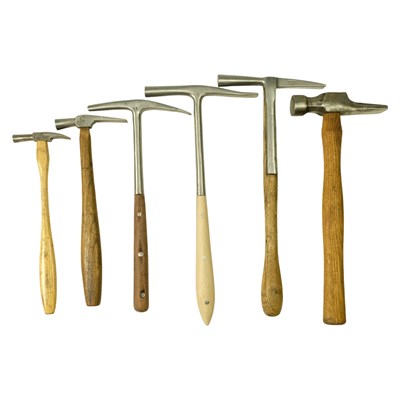 Lot 682 - Upholsterers' and framers' tack and similar...