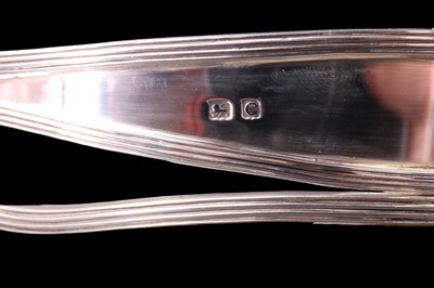 Lot 891 - A 1920s silver large swing-handled footed bowl,...