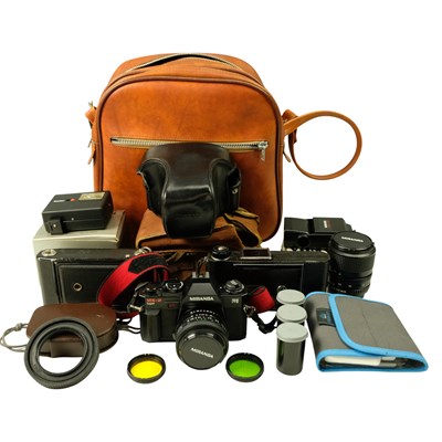 Lot 805 - A Miranda MS-2 Super, other cameras and...