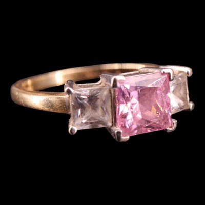 Lot 1426 - A contemporary morganite and white stone ring,...