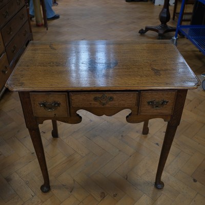 Lot 1648 - A George III oak lowboy, 80 cm x 51 cm x 72 cm