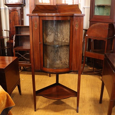 Lot 1668 - A George V glazed and inlaid mahogany...