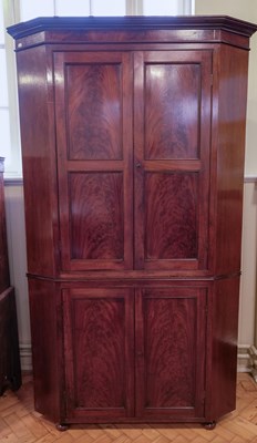 Lot 1671 - A George III flame-figured mahogany...