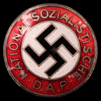 Lot 79 - A German Third Reich NSDAP party member's badge