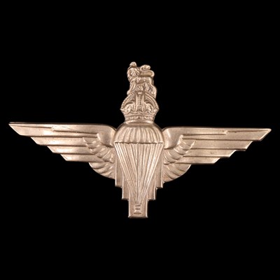 Lot 61 - A GRVI Parachute Regiment cap badge