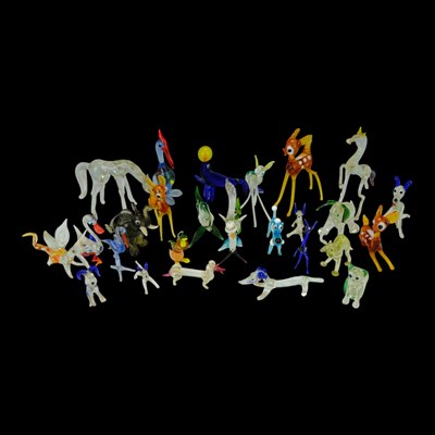 Lot 860 - A quantity of Murano glass miniature animal...