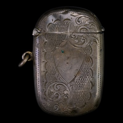 Lot 916 - An Edwardian silver vesta case, of cushion...