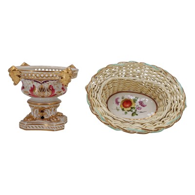 Lot 792 - An early 19th Century Derby porcelain pot...