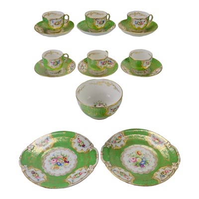 Lot 798 - An early-to-mid 20th Century English porcelain...