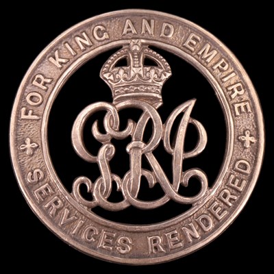 Lot 7 - A Silver War Badge, to 304979, Pte John Muir,...