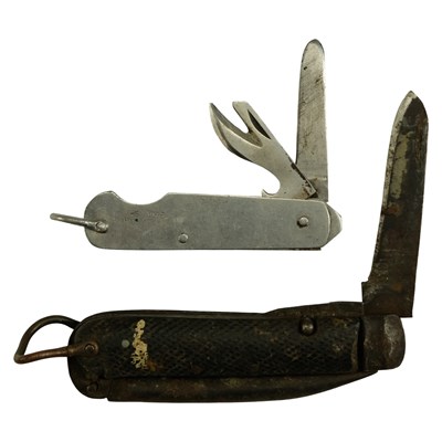 Lot 230 - A 1938 "jack" knife together with a 1945...