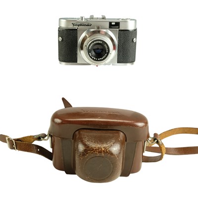 Lot 606 - A 1950s Voightlander Vito B 35 mm viewfinder...