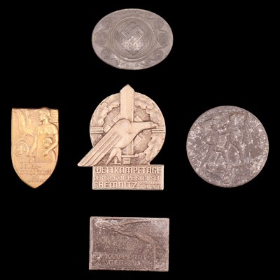 Lot 95 - Five German Third Reich day badges