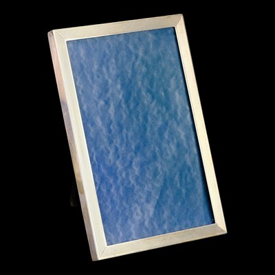 Lot 896 - A QEII silver photograph frame, Birmingham,...