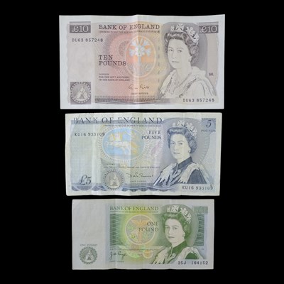 Lot 513 - A Bank of England £10 Gill banknote, together...