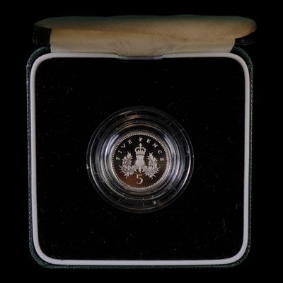 Lot 338 - A Royal Mint UK 1990 silver piedfort five...