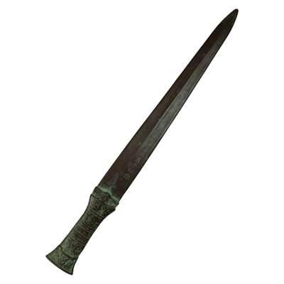 Lot 846 - A replica ancient Chinese bronze short sword,...