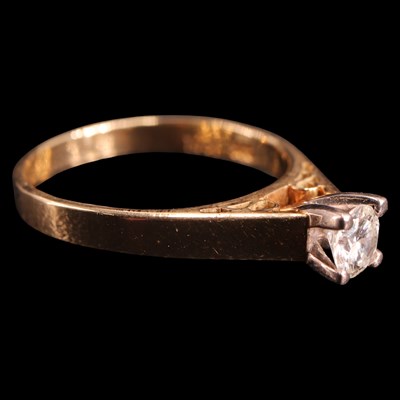 Lot 1016 - A near-contemporary diamond solitaire...