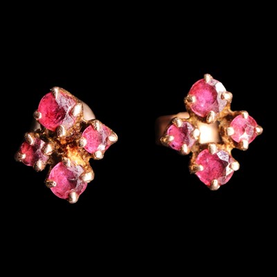 Lot 1025 - A pair of late 20th Century almandine...