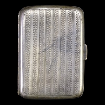 Lot 924 - An Edwardian silver cigarette case, of cushion...