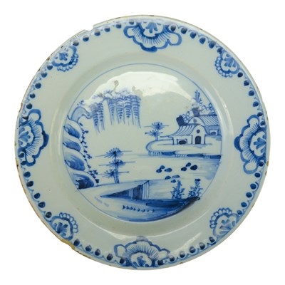 Lot 735 - A Chinese export blue-and-white porcelain...