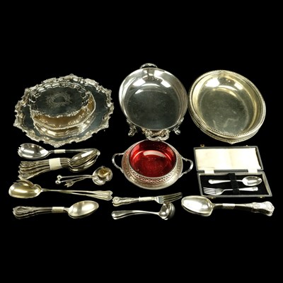 Lot 928 - A good group of antique and vintage...
