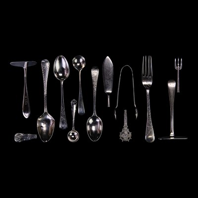 Lot 907 - Sundry silver, 162 g