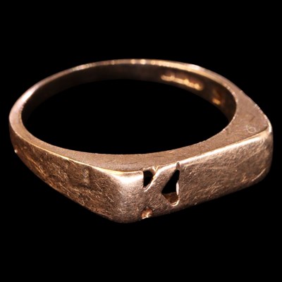 Lot 1320 - A near-contemporary 9 ct gold signet-type ring,...