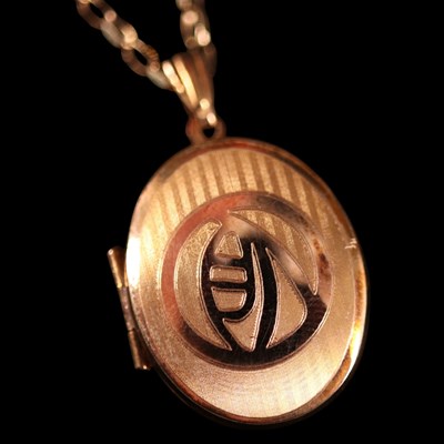 Lot 1348 - A contemporary Charles Rennie Mackintosh 9 ct...