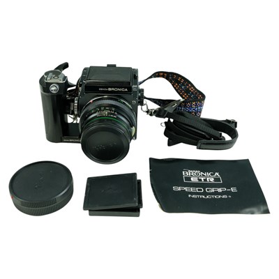Lot 606 - A 1970s Zenza Bronica ETR-C medium-format film...
