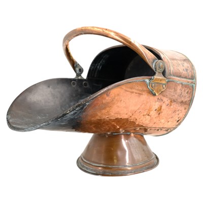 Lot 816 - A Victorian copper coal scuttle, 40 cm long