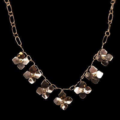 Lot 1386 - A contemporary Modernist 9 ct gold stylised...