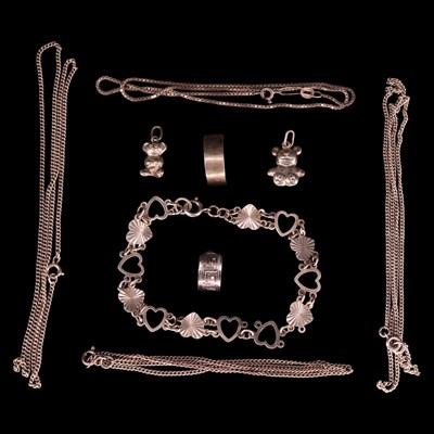 Lot 1399 - A near-contemporary silver Greek key band,...