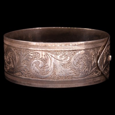 Lot 1369 - A 1940s Charles Horner foliate-engraved silver...