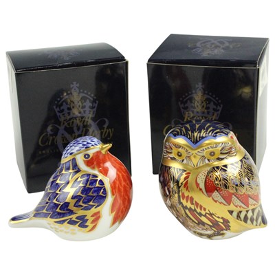 Lot 903 - A Royal Crown Derby "Robin" paperweight,...