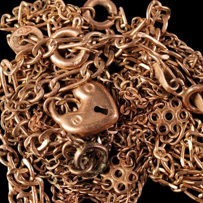Lot 1298 - 9 ct yellow metal / gold necklaces etc, 5 g,...