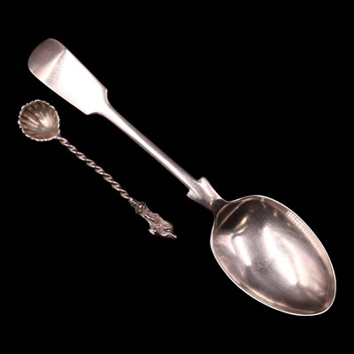 Lot 1136 - A George V silver fiddle-pattern table spoon,...