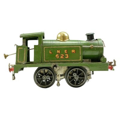 Lot 697 - [Model Railway] A Hornby O gauge LNER 623...