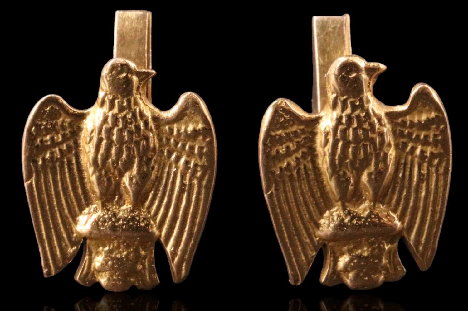 Lot 1071 - A pair of high carat yellow metal Abu Dhabi...