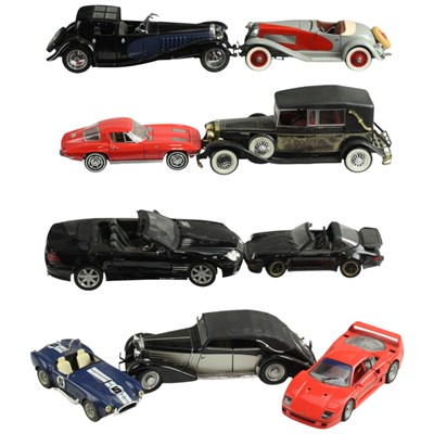 Lot 715 - A quantity of diecast model cars, including a...