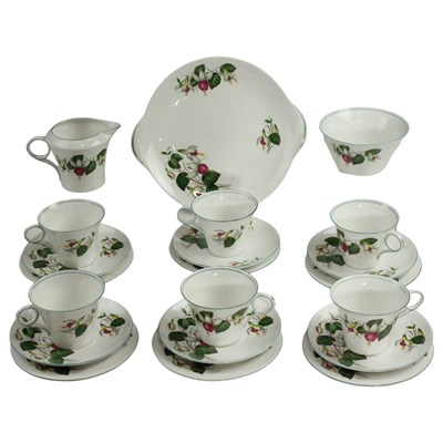 Lot 989 - A Shelley Fuchsia pattern teaset for six