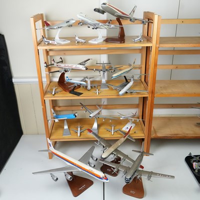 Lot 247 - A quantity of diecast and plastic scale model...