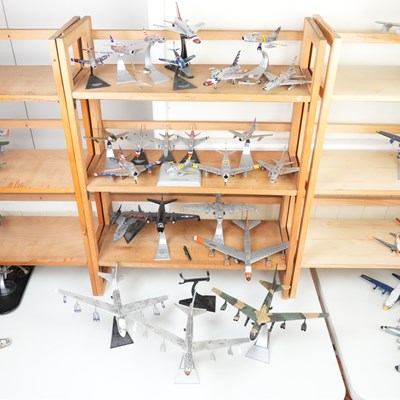 Lot 249 - A quantity of diecast and plastic scale model...