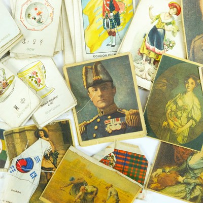 Lot 451 - A small group of vintage cigarette...