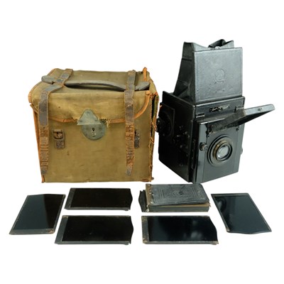 Lot 614 - A 1920s Thornton-Pickard Junior Special SLR...