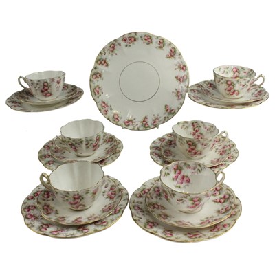 Lot 994 - A late Victorian William Lowe rose-decorated...