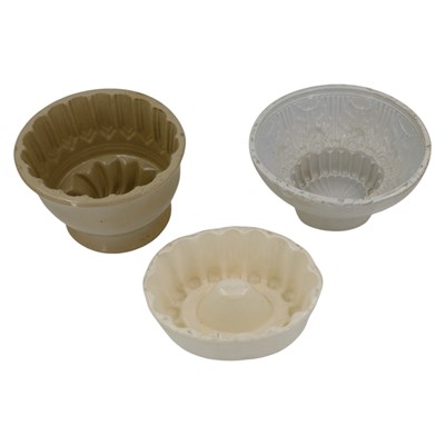 Lot 791 - A fine Victorian ceramic jelly mould, in the...