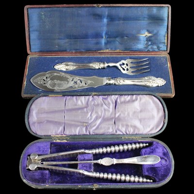 Lot 1275 - A Victorian cased set of electric lobster...