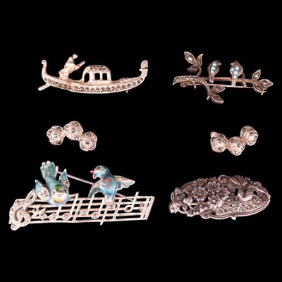 Lot 1435 - Vintage marcasite-set white metal brooches...